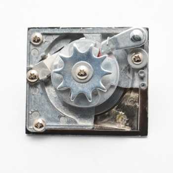 Mechanical coin selector with rotating mechanism for Gumball machines