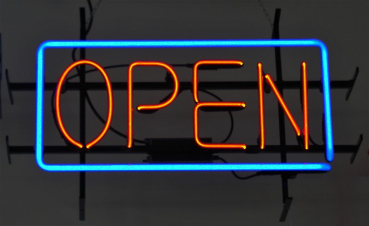 Neon "OPEN" 630x370x135mm blau/rot