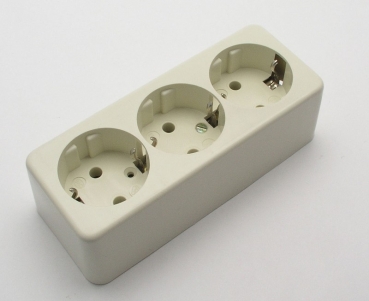 Power outlet strip